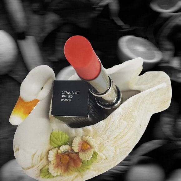 Citrus Flirt Satin -  True Dimension Lipstick - Discontinued & RARE Mary Kay - Picture 6 of 8